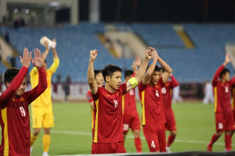 Hùng Dũng và các đồng đội được FIFA "thưởng lớn" sau chiến thắng Trung Quốc 3-1.