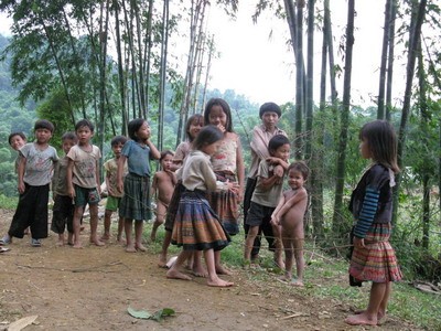 Chuyện học của trẻ dân tộc Phú Sơn
