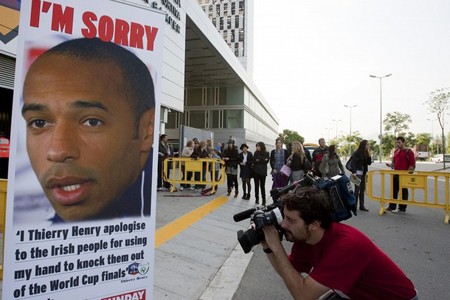 Thierry Henry đối mặt với nguy cơ lĩnh án phạt nặng