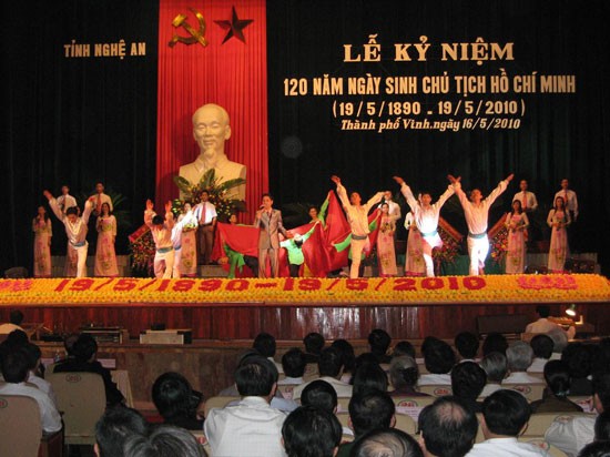 Mít tinh kỷ niệm 120 năm ngày sinh Chủ tịch Hồ Chí Minh