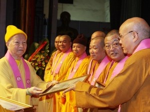 Học viện Phật giáo trao bằng cử nhân Phật học