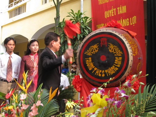 Chủ tịch nước Nguyễn Minh Triết dự Lễ khai giảng tại trường THCS Thăng Long