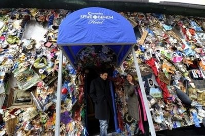 Khách sạn rác mở cửa giữa trung tâm Madrid