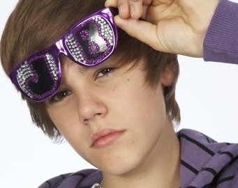 Tóc đã cắt của Justin Bieber bán được 40.000 USD