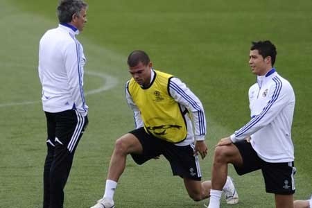 Cristiano Ronaldo và Gonzalo Higuain trở lại