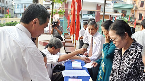 Nhiều địa phương tổ chức bầu cử lại và bầu bổ sung