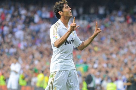 Kaka quyết định ở lại Real Madrid