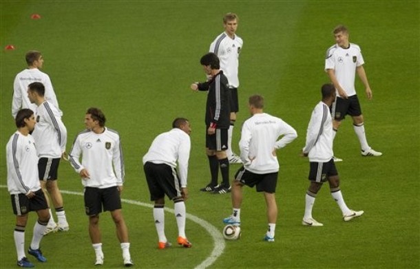 Hà Lan, Đức công bố danh sách sơ bộ cho EURO 2012