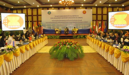 Hội nghị quan chức cấp cao ASEAN về phát triển nông thôn và xóa đói giảm nghèo lần thứ 9