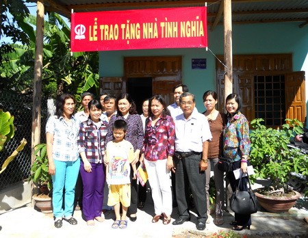 Phú Yên: trao tặng nhà tình nghĩa cho 2 cô giáo