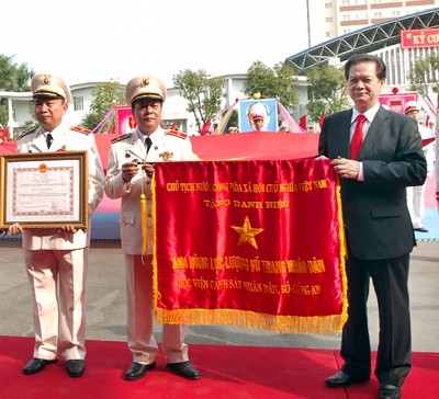 Học viện Cảnh sát nhân dân đón nhận danh hiệu Anh hùng Lực lượng Vũ trang