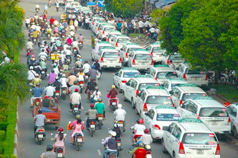 Hà Nội: Cấm taxi lưu thông trên một số tuyến phố để giảm ùn tắc