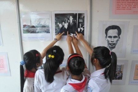 Giáo dục kỹ năng sống từ tấm gương đạo đức Hồ Chí Minh