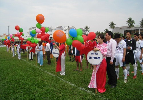 Đà Nẵng: Khai mạc giải Bóng đá sinh viên Huda cup lần thứ VII - 2013