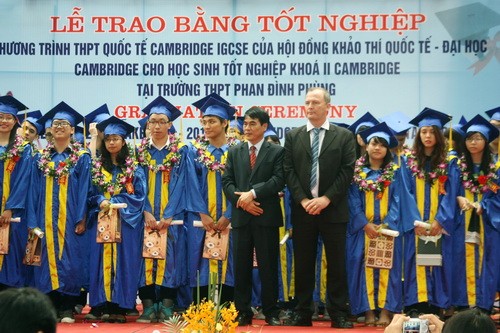 52 học sinh Trường THPT Phan Đình Phùng được cấp bằng tốt nghiệp THPT quốc tế