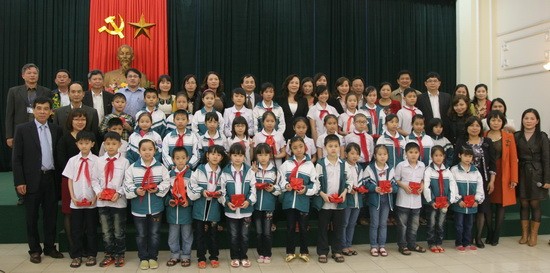 Học sinh Lào Cai về thăm Bộ Giáo dục &amp; Đào tạo