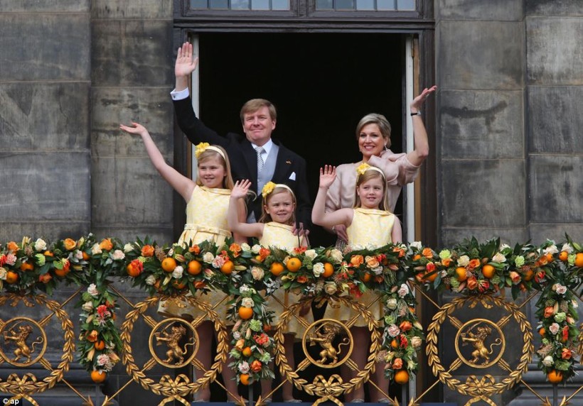 Hà Lan tưng bừng đón chào vị vua đầu tiên kể từ năm 1890