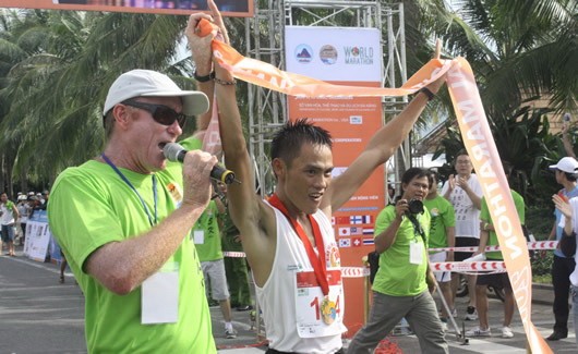 Sôi động cuộc thi Marathon quốc tế Đà Nẵng 2013