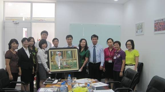 Thứ trưởng Nguyễn Thị Nghĩa thăm Trường phổ thông liên cấp Olympia (Hà Nội)