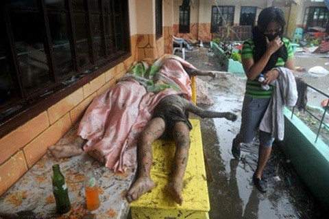 Philippines: Bão HaiYan quét như sóng thần