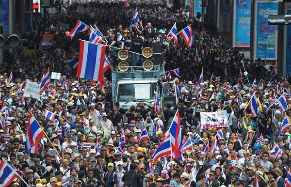 Thái Lan: Ra lệnh bắt lãnh đạo Đảng Dân chủ