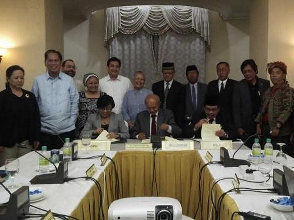Chính phủ Philippines và MILF ký thỏa thuận chia sẻ quyền lực