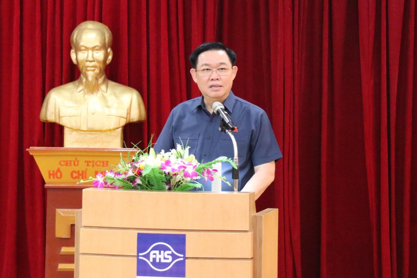 Chủ tịch Quốc hội Vương Đình Huệ phát biểu chỉ đạo tại buổi kiểm tra tình hình sản xuất, kinh doanh tại Công ty TNHH Gang thép Hưng Nghiệp Formosa Hà Tĩnh.
