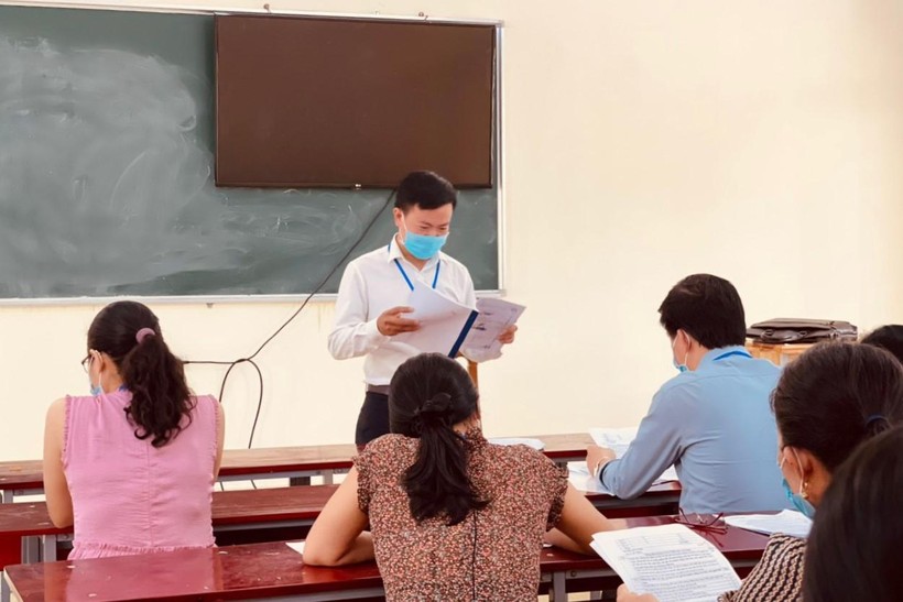Đội ngũ giáo viên tại Trường THPT Nguyễn Đình Liễn luôn nỗ lực để truyền đạt kiến thức tốt nhất cho học trò.