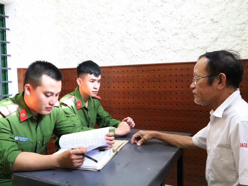 Cơ quan điều tra làm việc đối với Nguyễn Thế Hữu.