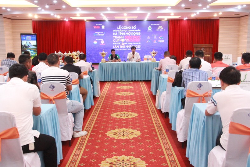 Họp báo Lễ công bố giải quần vợt doanh nhân Hà Tĩnh mở rộng tranh cup báo GD&TĐ. (Ảnh: Vũ Long)