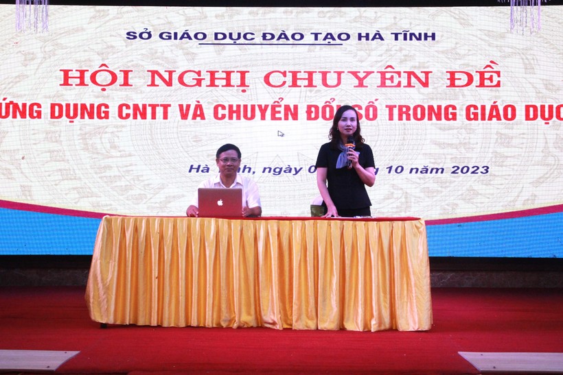 Cục trưởng Cục CNTT Nguyễn Sơn Hải và Giám đốc Sở GD&ĐT Đặng Thị Quỳnh Diệp đồng chủ trì Hội nghị.