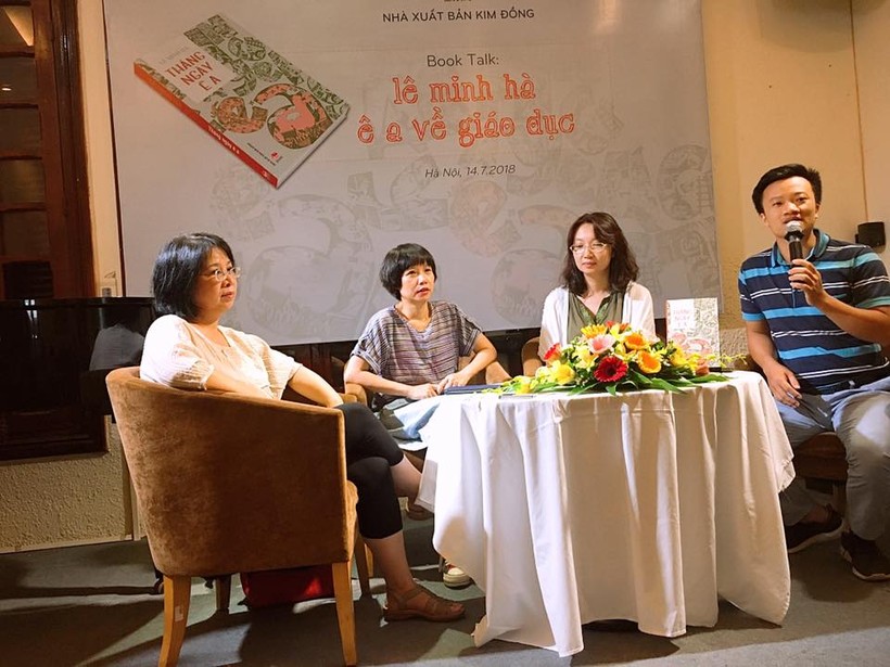 Nhà văn Lê Minh Hà, nhà văn Thuận, TS Văn học Diệu Linh và Nhà phê bình văn học Mai Anh Tuấn - người dẫn dắt chương trình