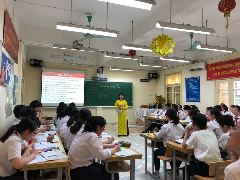 Cô Mai Thanh Huyền trong giờ dạy học
