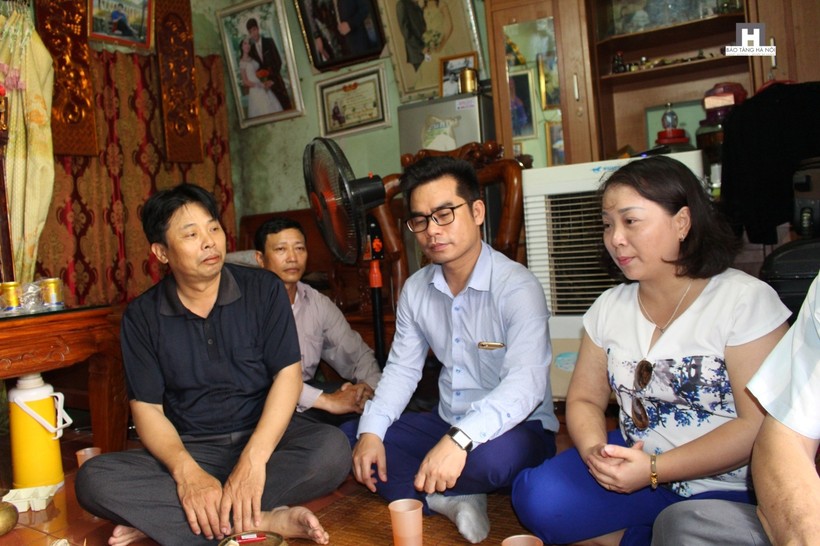Cán bộ Bảo tàng Hà Nội khảo sát tại nhà ông Nguyễn Văn Tiệm