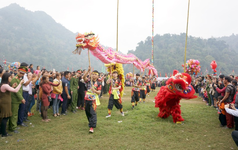 Múa lân - sư - rồng tại lễ hội