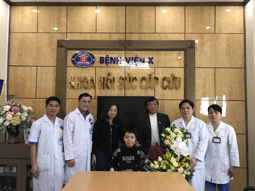 Bác sĩ và bệnh nhân trong Ngày Thầy thuốc Việt Nam