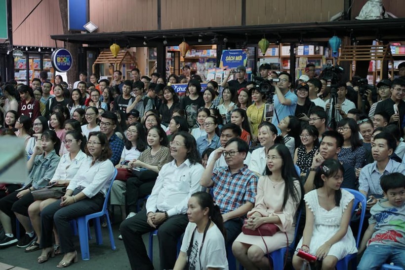 Nhà văn Nguyễn Nhật Ánh tại lễ vinh danh các tác giả có sách bán chạy nhất năm 2018.