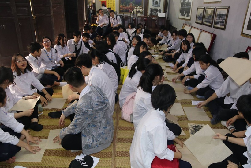 HS Trường THPT Quang Trung, Đống Đa, Hà Nội trải nghiệm di sản