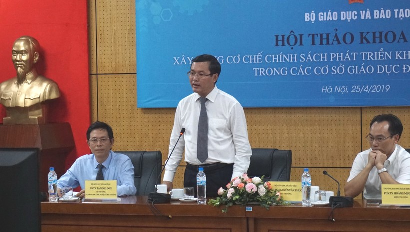 Thứ trưởng Nguyễn Văn Phúc phát biểu tại Hội thảo