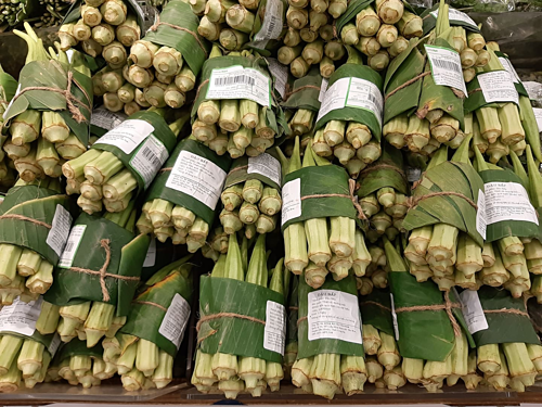 Báo quốc tế đồng loạt đưa tin siêu thị Việt Nam dùng lá chuối bọc thực phẩm