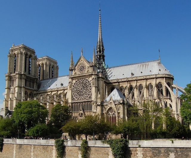 Lịch sử hơn 850 năm tồn tại của Nhà thờ Đức Bà Paris - biểu tượng văn hóa bất diệt của Pháp