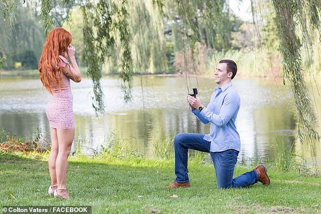 Danielle vô cùng bất ngờ khi được cầu hôn