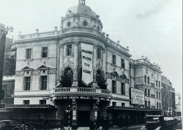 Nhà hát Victoria đã bị dỡ từ năm 1963. Ảnh: Dailymail.