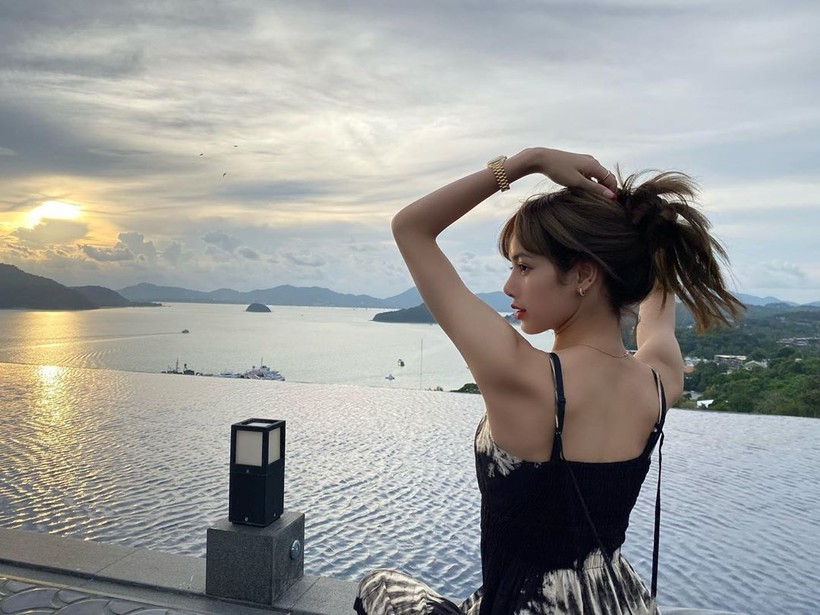 Lisa BLACKPINK, thành viên nổi bật của nhóm nhạc nữ đình đám tại Hàn Quốc. Hãy theo dõi và chiêm ngưỡng những bức ảnh cô nàng đăng tải trên Instagram để cập nhật xu hướng thời trang và khám phá phong cách riêng của Lisa.