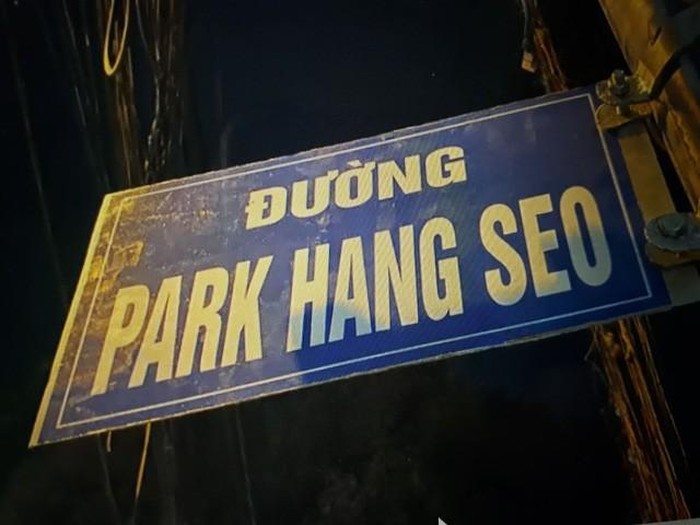 Bảng tên đường "Park Hang Seo" do người hâm mộ tự gắn đã được tháo dỡ.