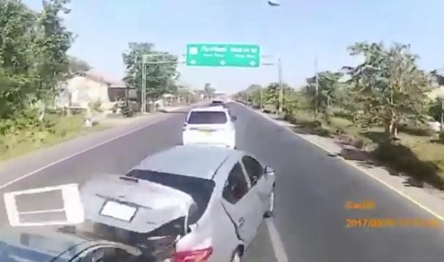 Tai nạn liên hoàn trên cao tốc.