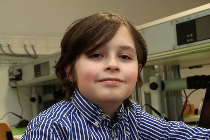 Thần đồng 9 tuổi Laurent Simons. Ảnh: Reuters.
