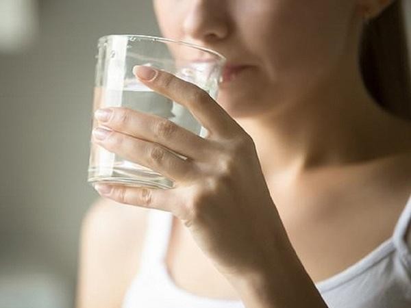 Việc uống nước ngay khi thức dậy có thể giúp cải thiện tâm trạng.