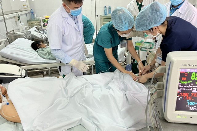 Bộ Y tế yêu cầu tập trung cứu chữa các bệnh nhân ngộ độc tại Quảng Nam 