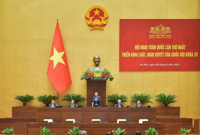 Chủ tịch Quốc hội Vương Đình Huệ chủ trì hội nghị. 